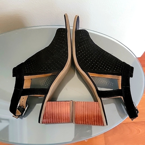 FRANCO SARTO- Hartlet 2 Perferated Suede PeepToe. - Picture 6 of 7